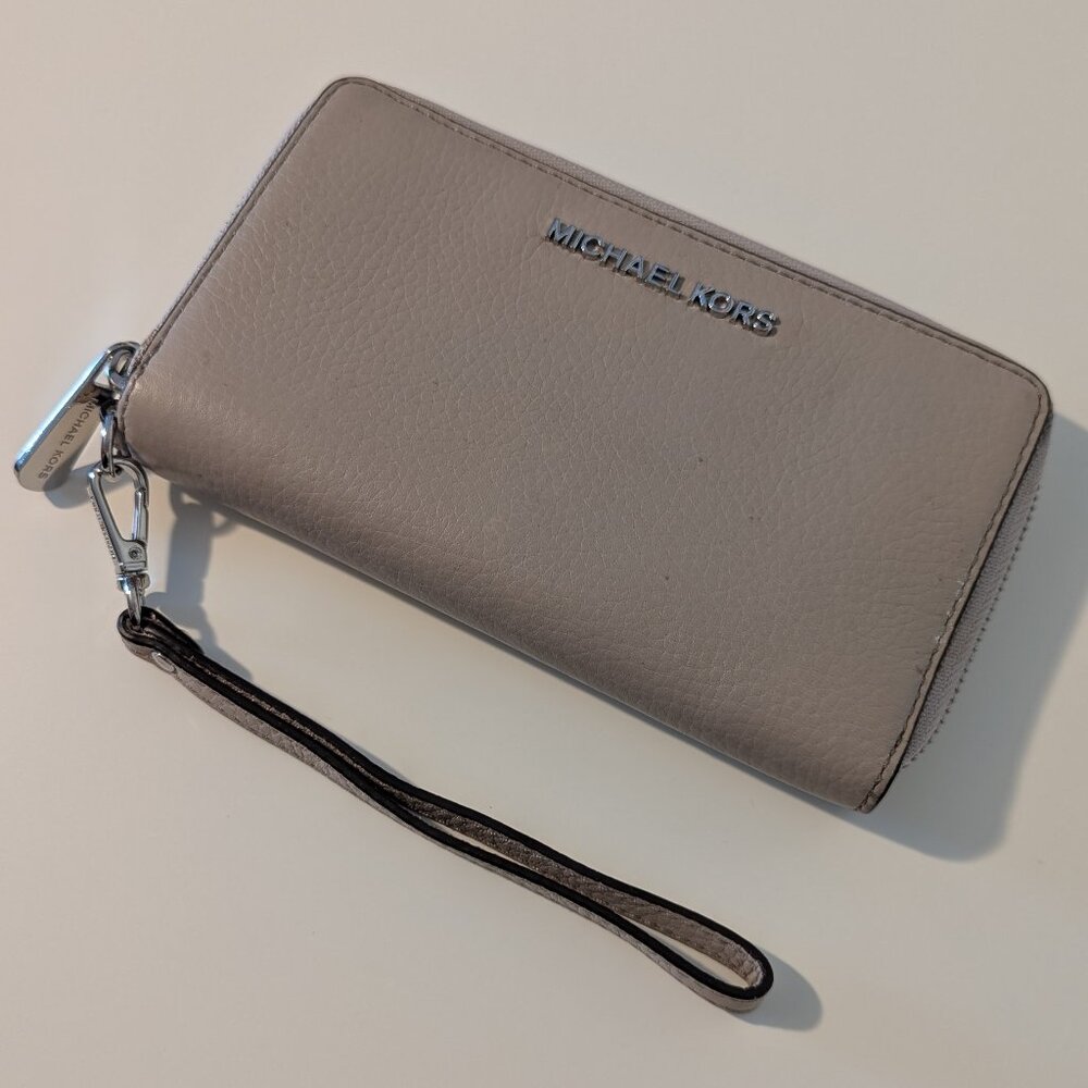 Michael Kors Wristlet - Bone with Silver Hardware